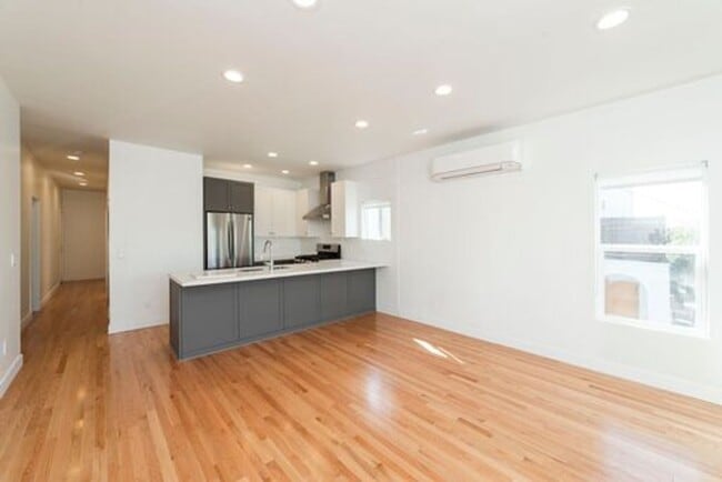 Photo - 830 N Coronado St Unit #1