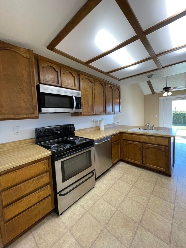 Photo - Mesa Circle Drive Townhouse with Loft!