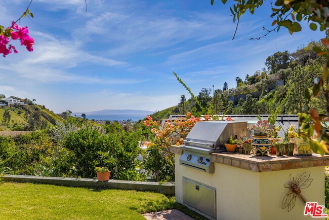 Photo - 1336 Bienveneda Ave