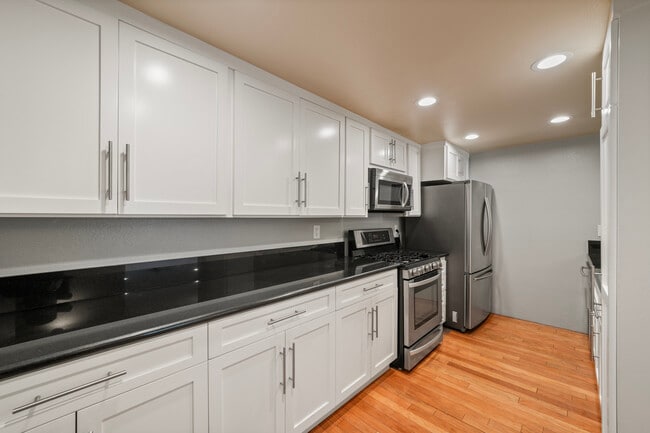 Photo - 15231 Magnolia Blvd Unit #221