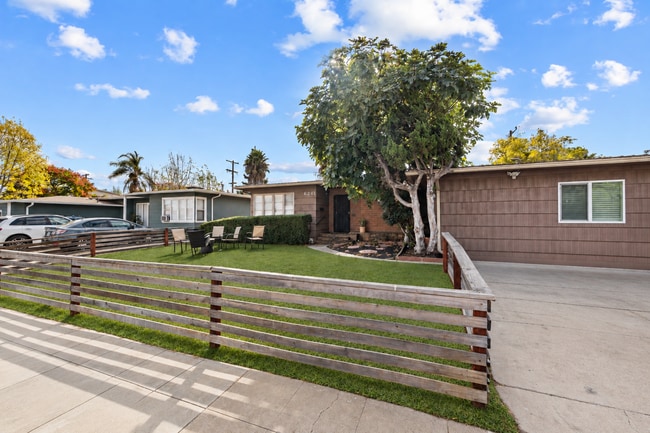 Building Photo - 6239-6241 Mary Lane Dr
