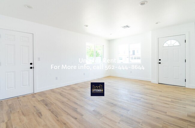 Photo - House -  2 Bedrooms + 1 Office / 1 Bathroom - Paramount