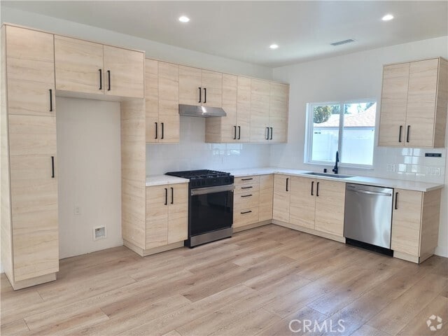 Building Photo - 16840 Los Alimos St Rental