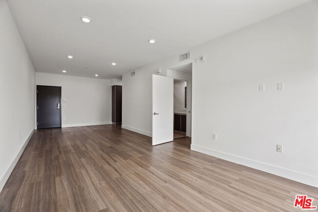 Photo - 1338 N Formosa Ave Unit ph6