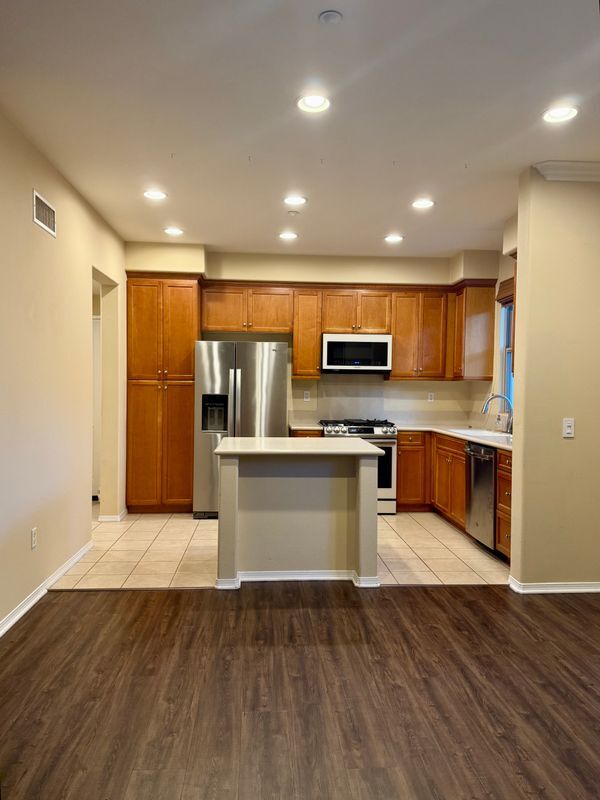 Photo - 2903 W Edinger Ave