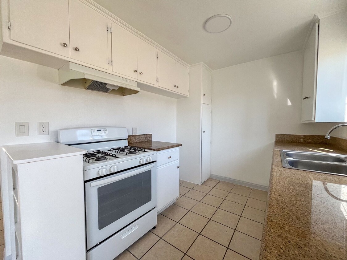 Floor Plan - 2/1 (Unit 10)