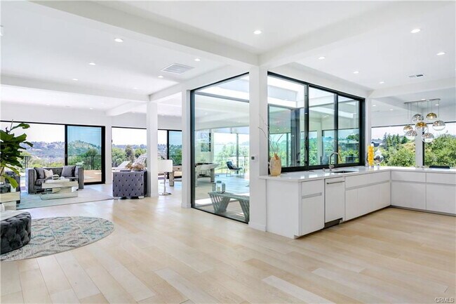 Photo - 9653 Highridge Dr