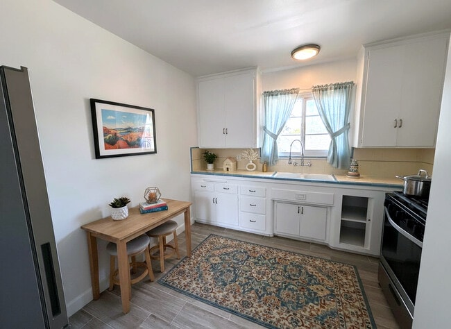 Photo - 1553-1555 Riverside Dr.