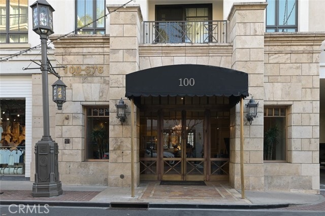 Building Photo - 305 Caruso Ave