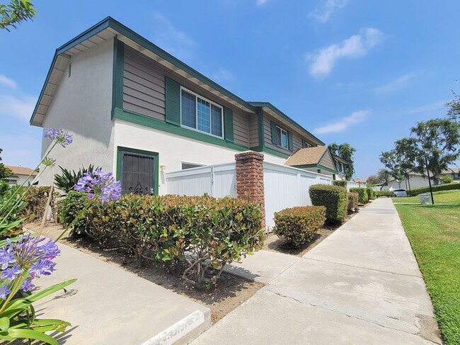 Photo - 8238 Henderson Green Townhome