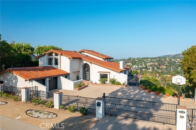 Building Photo - 4372 Park Vicente Rental