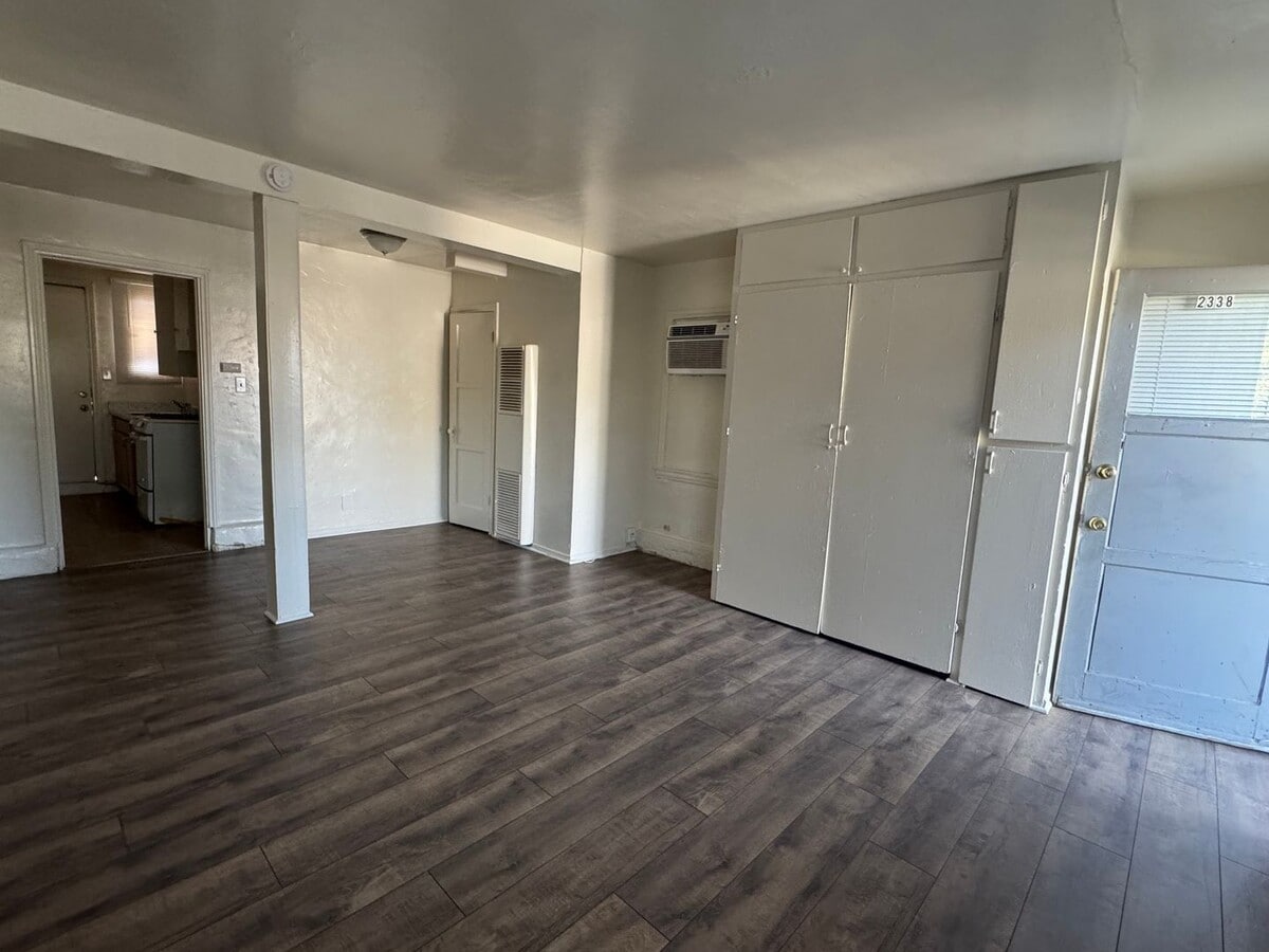 Photo - 6th 2336-2340 Unit 2338