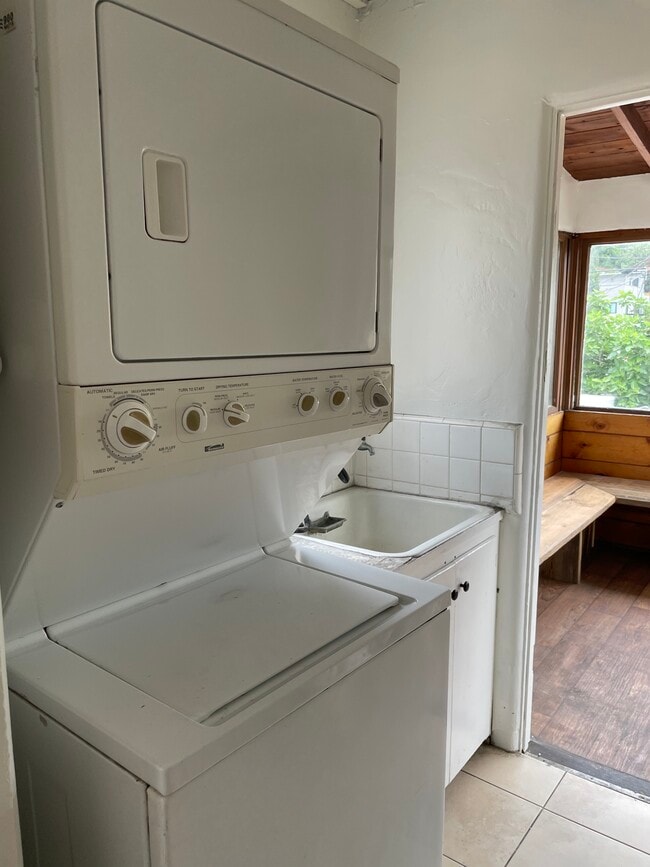 Photo - 1434 Silver Lake Blvd Unit 1434
