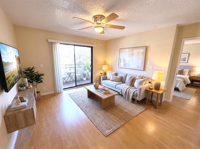Photo - Franklin Vista Apartments