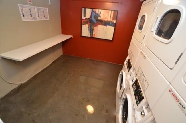 Photo - Cherokee Apts... Spacious Apartments in the Heart of Hollywood! CALL NOW!