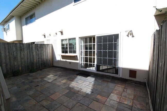 Photo - 11027 Slater Ave