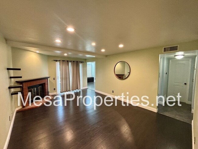 Photo - 118 N Glendora Ave