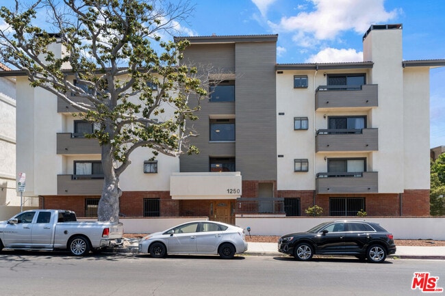 Building Photo - 1250 Amherst Ave Unit 201
