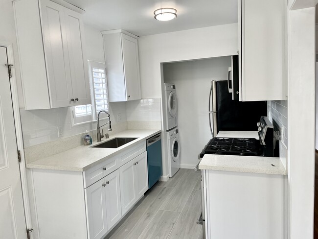 Building Photo - 3412 Pearl St Unit 3412