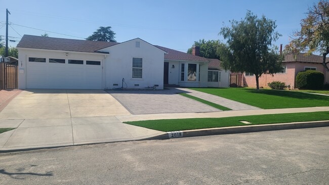 Building Photo - 2019 N Manning St Unit 2019 N. Manning St.