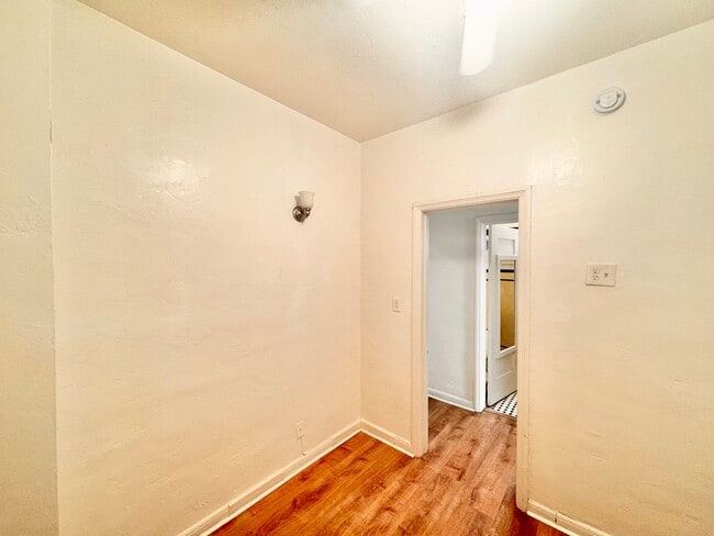 Photo - 608 S Dunsmuir Ave Unit 101