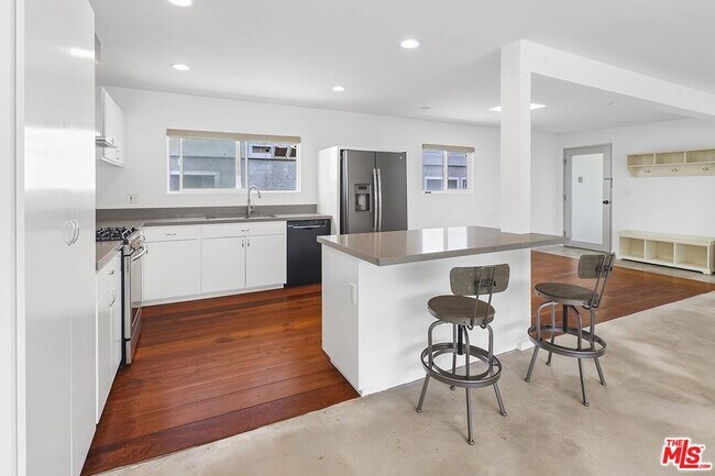 Photo - 25 Ironsides St