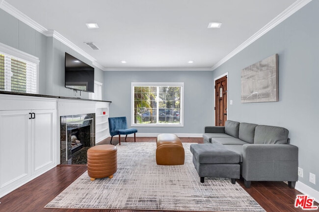 Photo - 1906 Veteran Ave