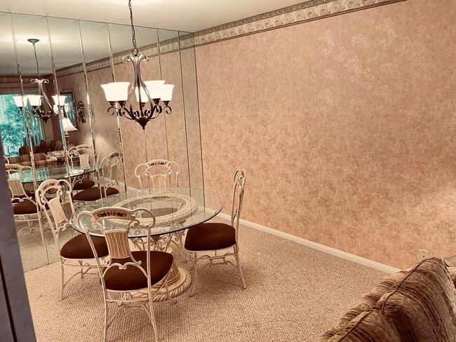 Photo - 2812 N Auburn Ct Unit 107