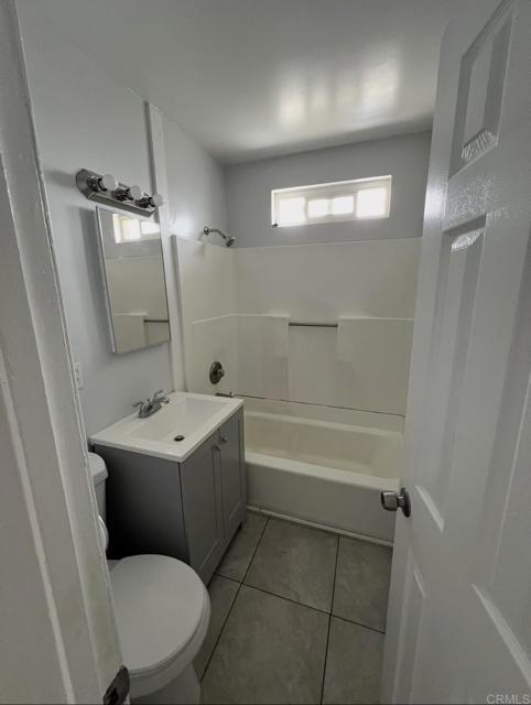 Photo - 3739 Teak St