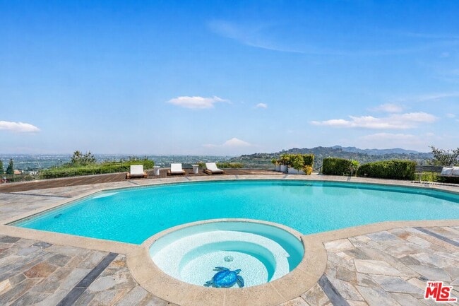 Photo - 8416 Skyline Dr