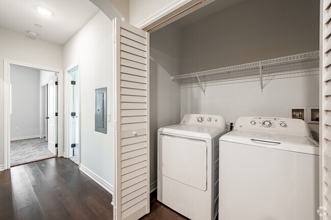 Phase 2 Plan 2 - 2BR, 1BA - 952SF - Laundry - Santa Barbara Luxury Apartment Homes