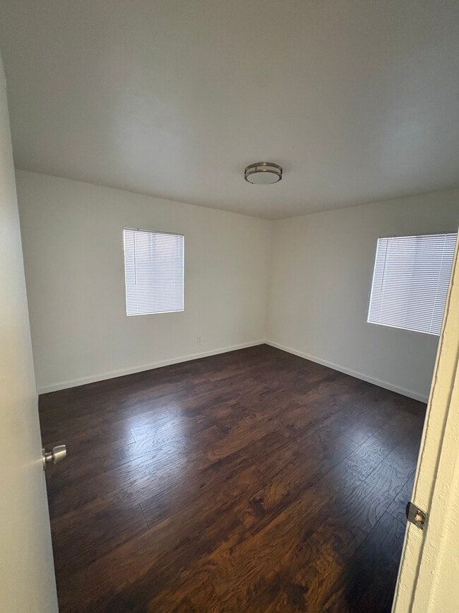 Photo - 331 E 5th St Unit apartment