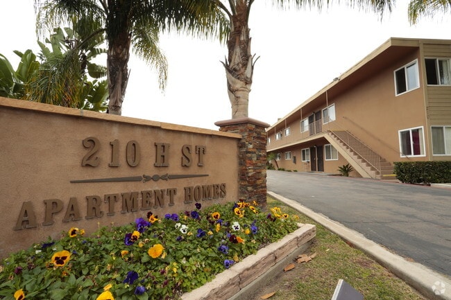 Primary Photo - Cova Vista Rental
