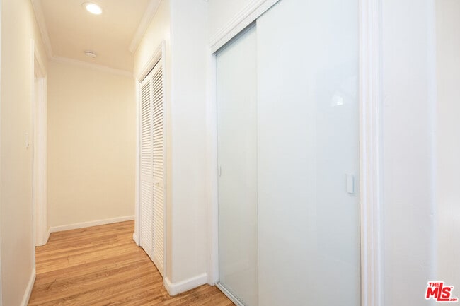 Photo - 4216 W Victory Blvd