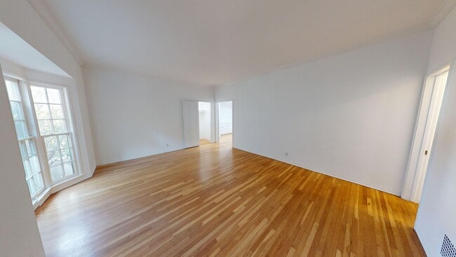 Photo - 120 Sweetzer Ave Unit 122