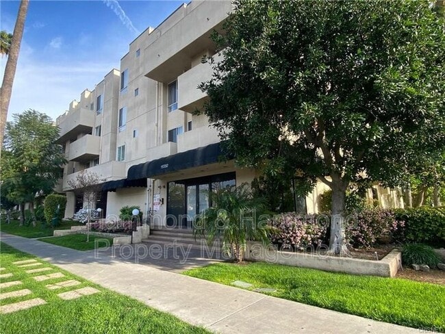 Building Photo - 19350 Sherman Way Unit #136
