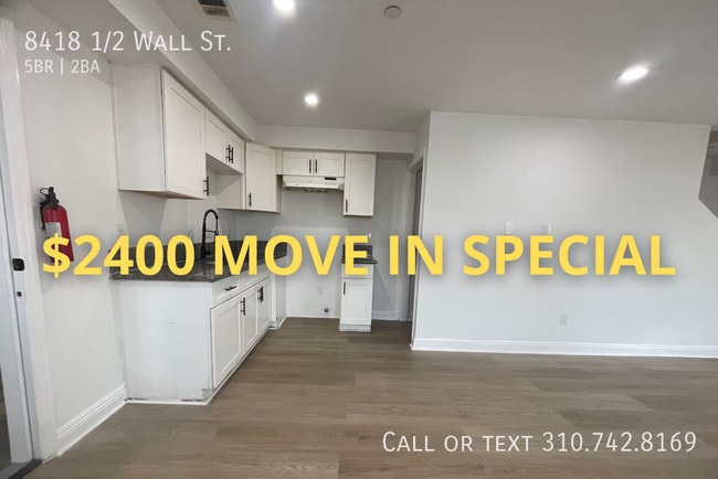 Building Photo - 8418 1/2 Wall St.-