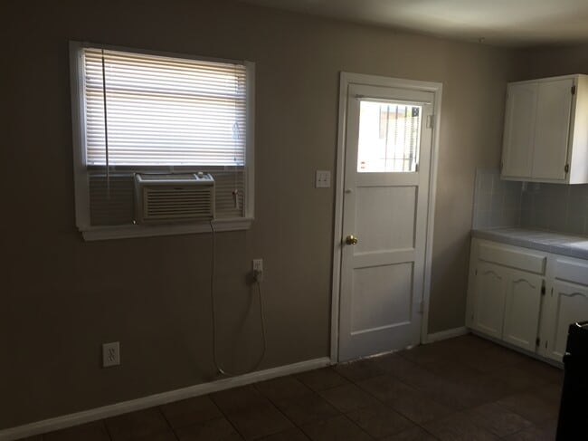 Photo - 2556 W Ramona Rd Unit 2556