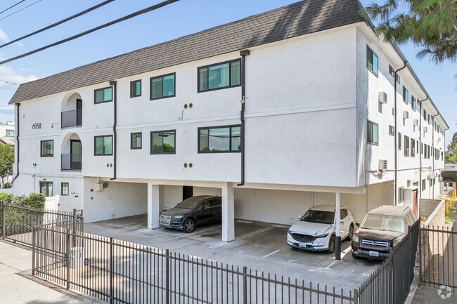 Photo - Woodman Apartments