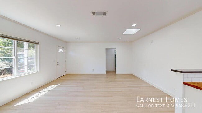 Photo - 5844 Vesper Ave