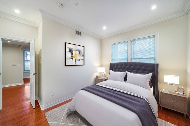 Photo - 1236 N Flores St