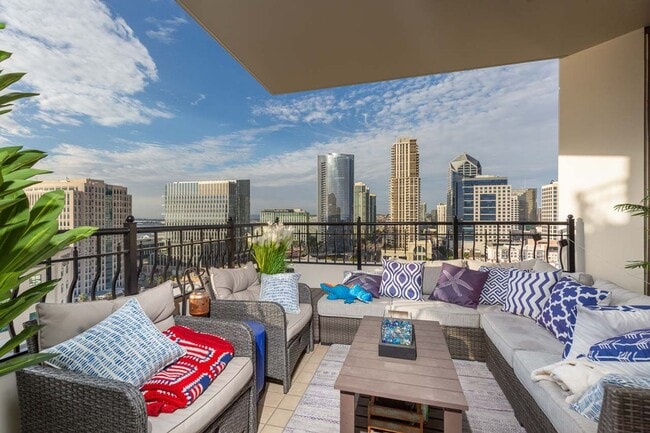 Photo - Bay View Condo at Park Place in Downtown San Diego Unit 1705