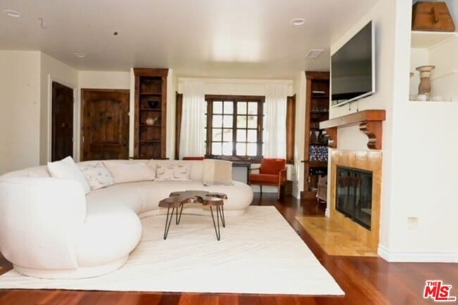 Photo - 4224 Beethoven St