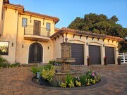 Photo - Exquisite 5-Bedroom Luxury Pool Home with ...
