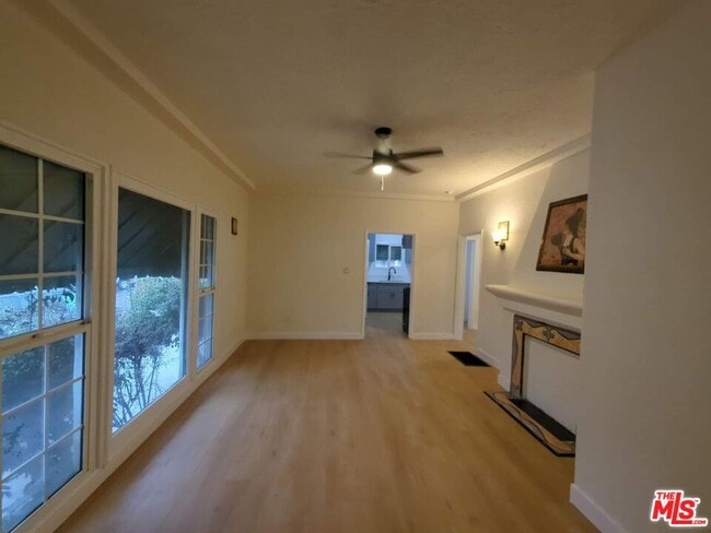 Photo - 1203 E 15th St Unit 1500 Orang