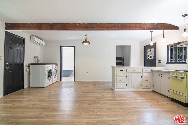 Photo - 1159 S Hayworth Ave