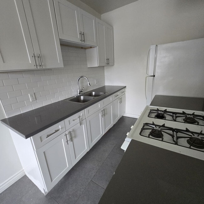 Photo - 833 N Formosa Ave