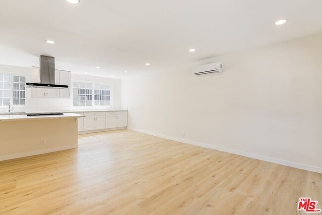 Photo - 835 S Sherbourne Dr Unit 2