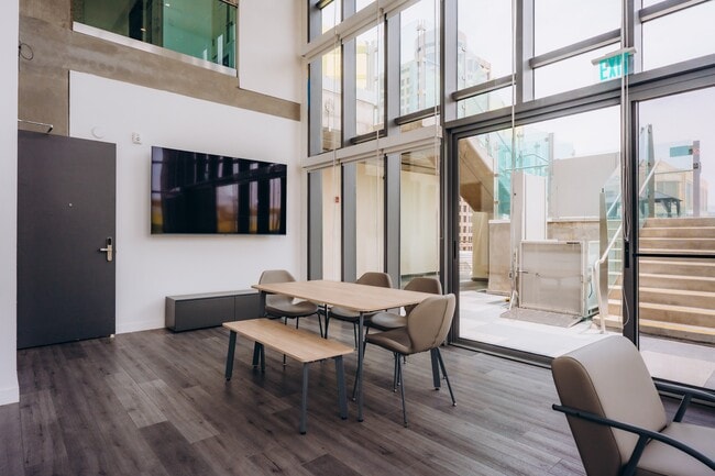 Photo - TENTEN Campus Glendale