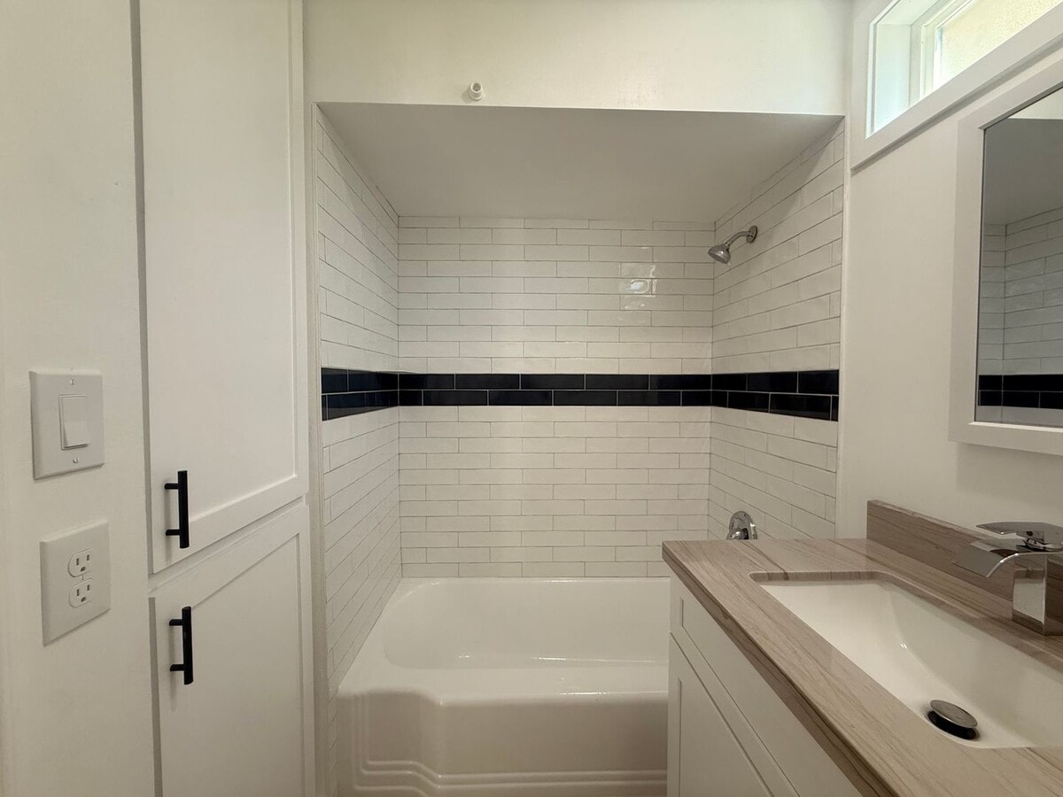 Carousel Apts - Carousel Apts Unit 4121 2nd